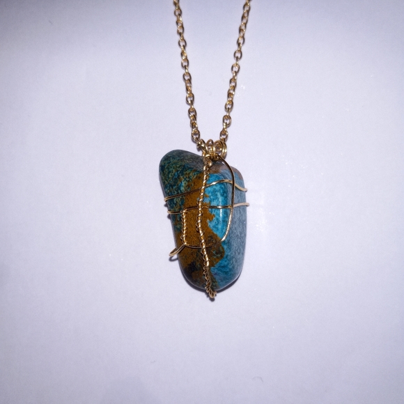 Jewelry - Brown blue agate wrapped necklace
